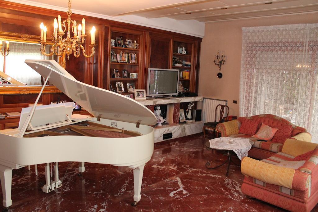 La Casa Della Musica Acomodação com café da manhã Ciampino Quarto foto